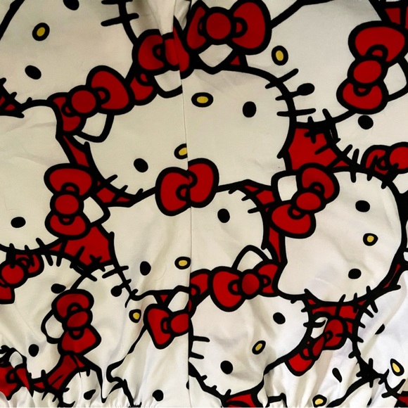 NEW Hello Kitty Sleeping Pajama Shorts Size Small - Picture 6 of 12
